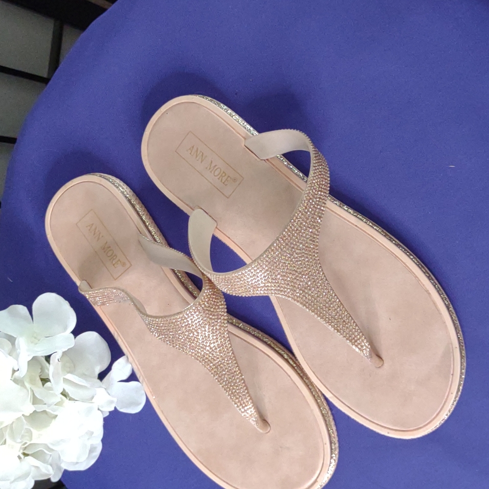 🎈🎈🎈BOGOAnn More glittery pink sandals 💕